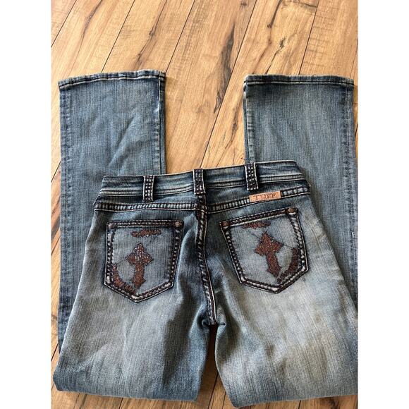 Cowgirl Tuff Co. Size 27 women’s boot cut jeans - Picture 3 of 5